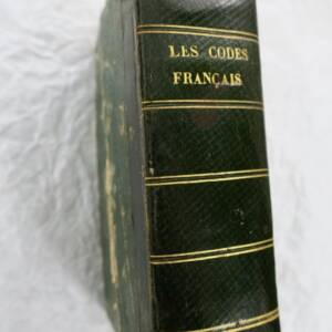 Codes Français. En Miniature 70 x 110 mm.