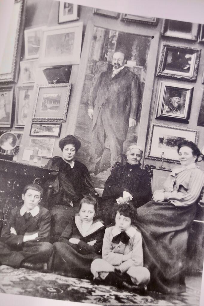 Russian collectors between two revolutions