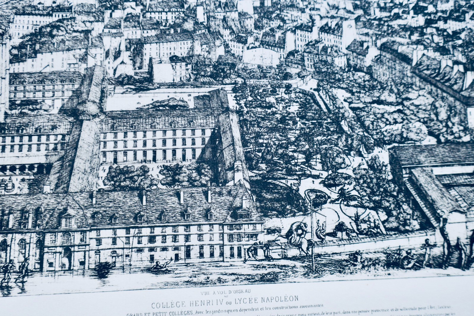 亨利四世学院的鸟瞰图<span class="lla-card-orig-wrap"><span class="lla-card-orig">❦ Collège Henri IV ou lycée Napoléon…1861 C. Meryon EAU-FORTE vue à vol d’oiseau</span></span> - La Librairie Antique
