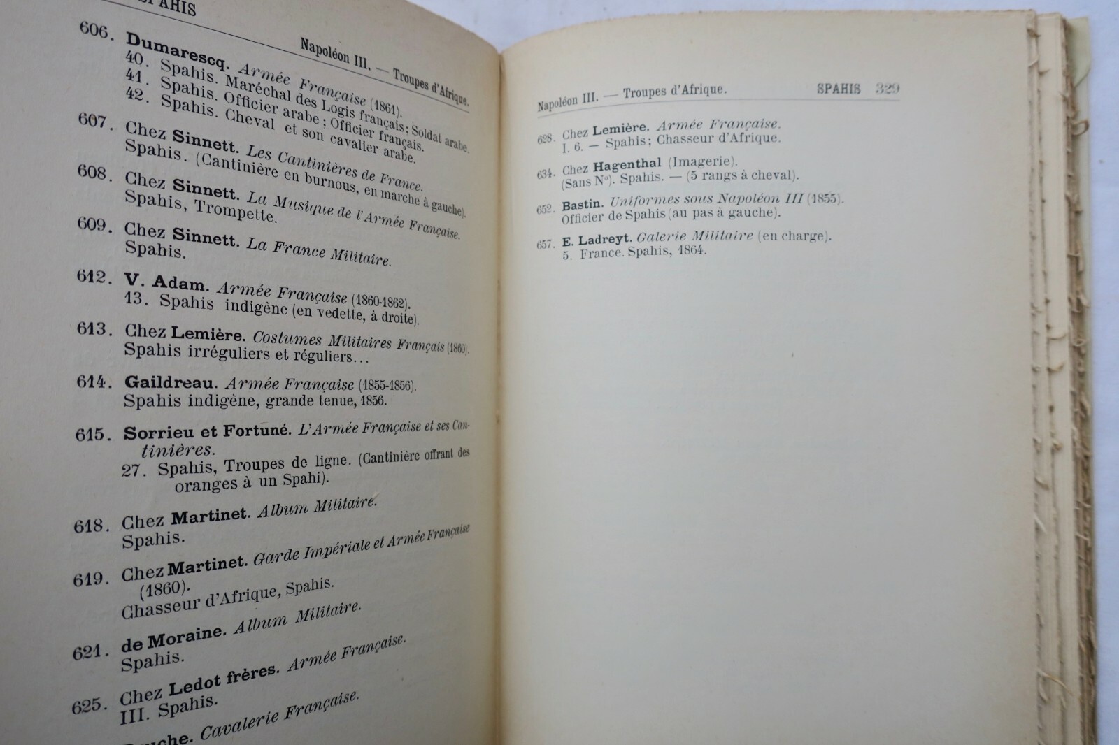 軍服のイコノグラフィー、第3巻<span class="lla-card-orig-wrap"><span class="lla-card-orig">❦ Commandant SAUZEY de Iconographie du costume militaire (Tome III)</span></span> - La Librairie Antique