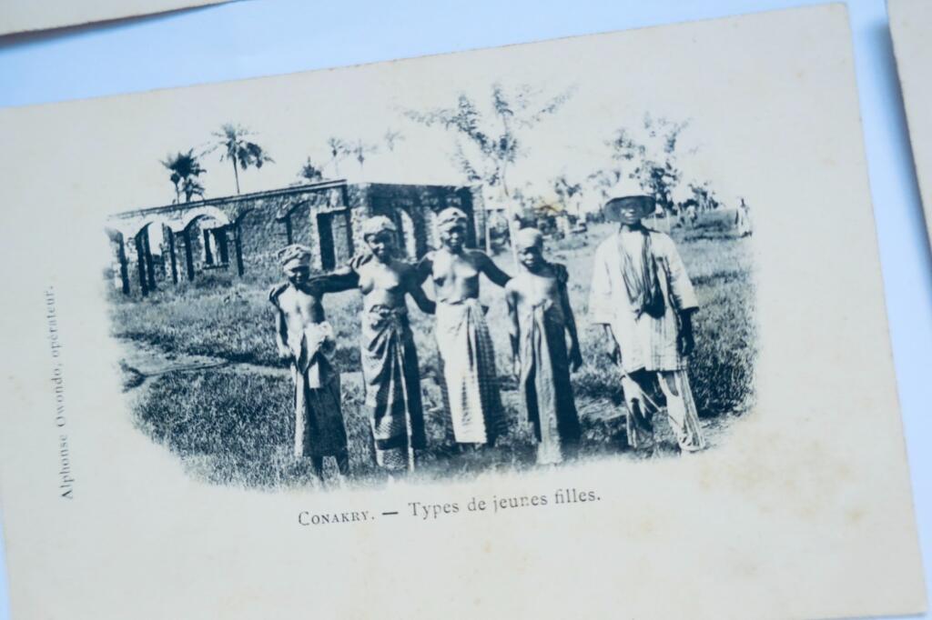 Conakry Boulbiné village et types de jeunes filles 4 CPA