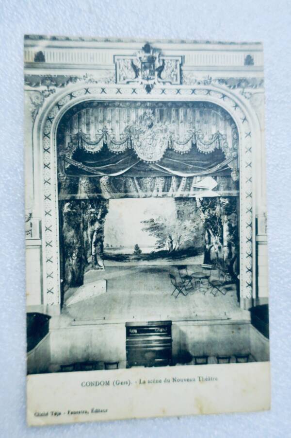 CONDOM 32 GERS entrée du théâtre & scène du nouveau théâtre 1907