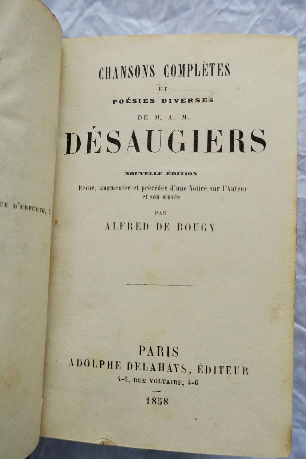 完全な歌と様々な詩<span class="lla-card-orig-wrap"><span class="lla-card-orig">❦ Désaugiers Chansons complètes et Poésies Diverses 1858 mini</span></span> - La Librairie Antique