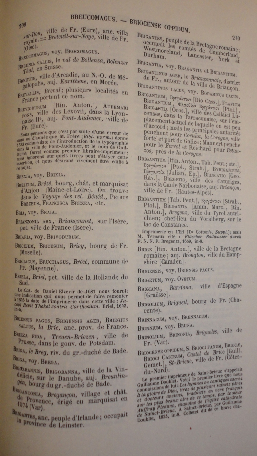 Comprehensive Geography Dictionary for Booklovers<span class="lla-card-orig-wrap"><span class="lla-card-orig">❦ DICTIONNAIRE DE GEOGRAPHIE ANCIENNE ET MODERNE. A l’usage du libraire..</span></span> - La Librairie Antique
