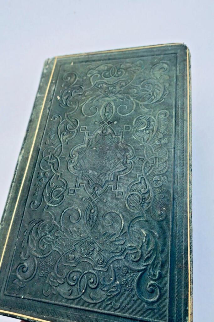 French dictionary for Christian schools