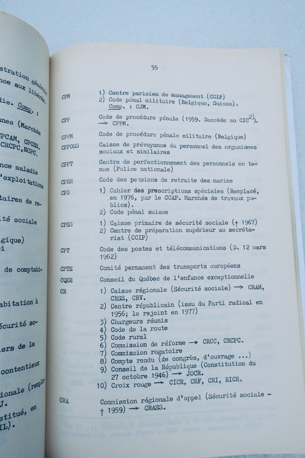 Wörterbuch der Rechtsabkürzungen A-Z<span class="lla-card-orig-wrap"><span class="lla-card-orig">❦ Dictionnaire des principaux sigles utilisés dans le monde juridique de A à Z</span></span> - La Librairie Antique