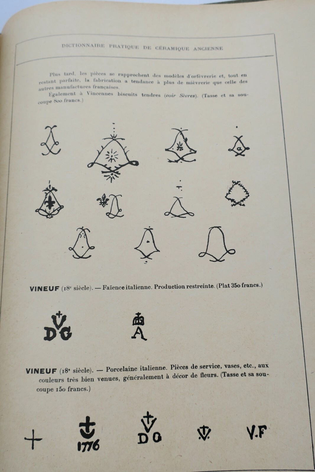 Praktisches Wörterbuch der antiken Keramik<span class="lla-card-orig-wrap"><span class="lla-card-orig">❦ DICTIONNAIRE PRATIQUE DE CERAMIQUE ANCIENNE 1925</span></span> - La Librairie Antique