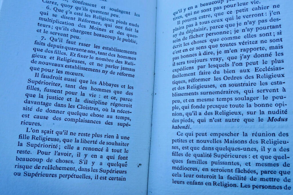 ECCLESIASTIQUES DE FRANCE, leur nombre, celuy des Religieux et des Religieuses..