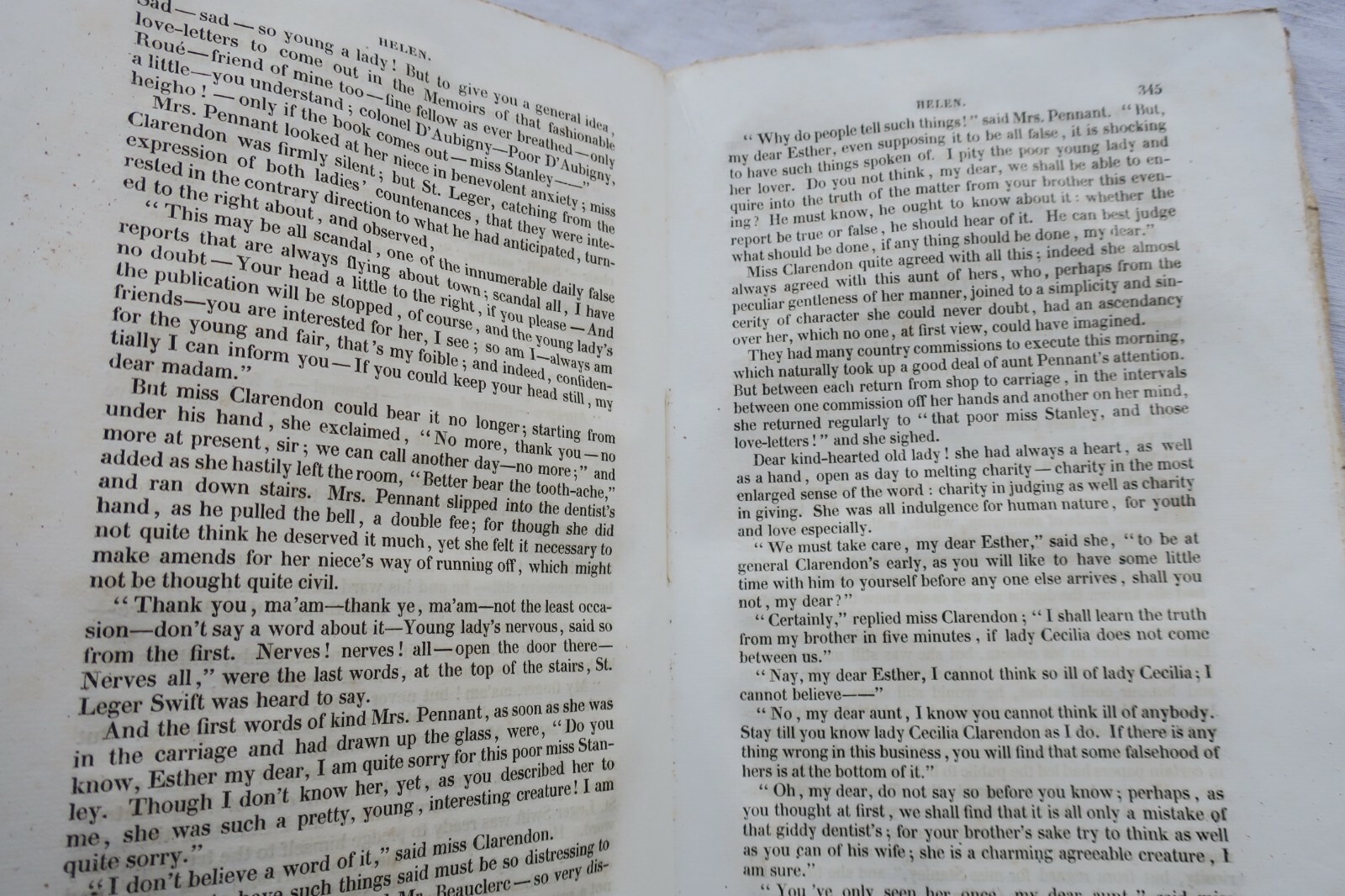 Eine Geschichte von Leidenschaft und Pflicht<span class="lla-card-orig-wrap"><span class="lla-card-orig">❦ EDGEWORTH MARIA HELEN, A TALE Baudry’s European Library. 1837</span></span> - La Librairie Antique