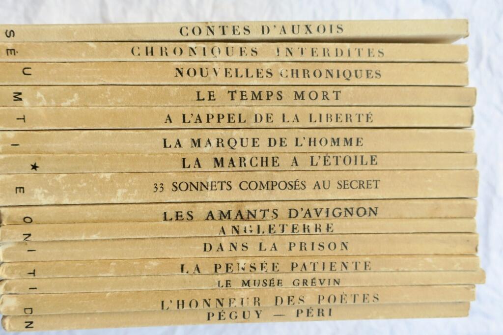 秘密出版フランス抵抗運動詩集 1943-1945年