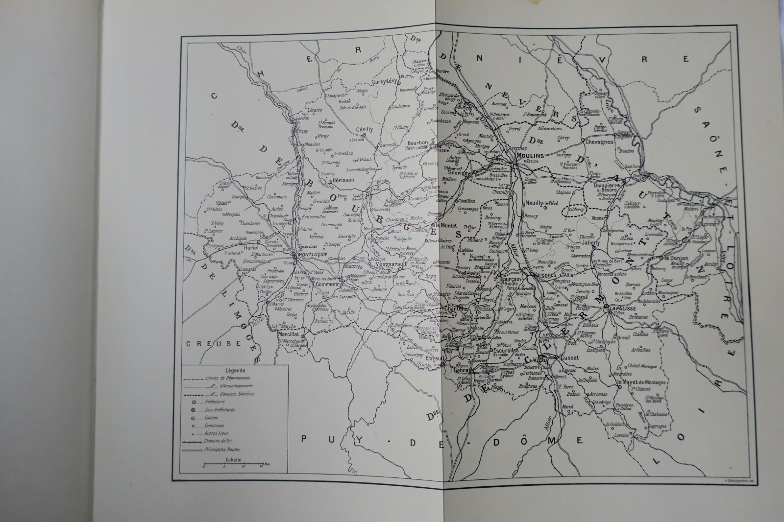 Kirchen von Frankreich in Allier - Image 7