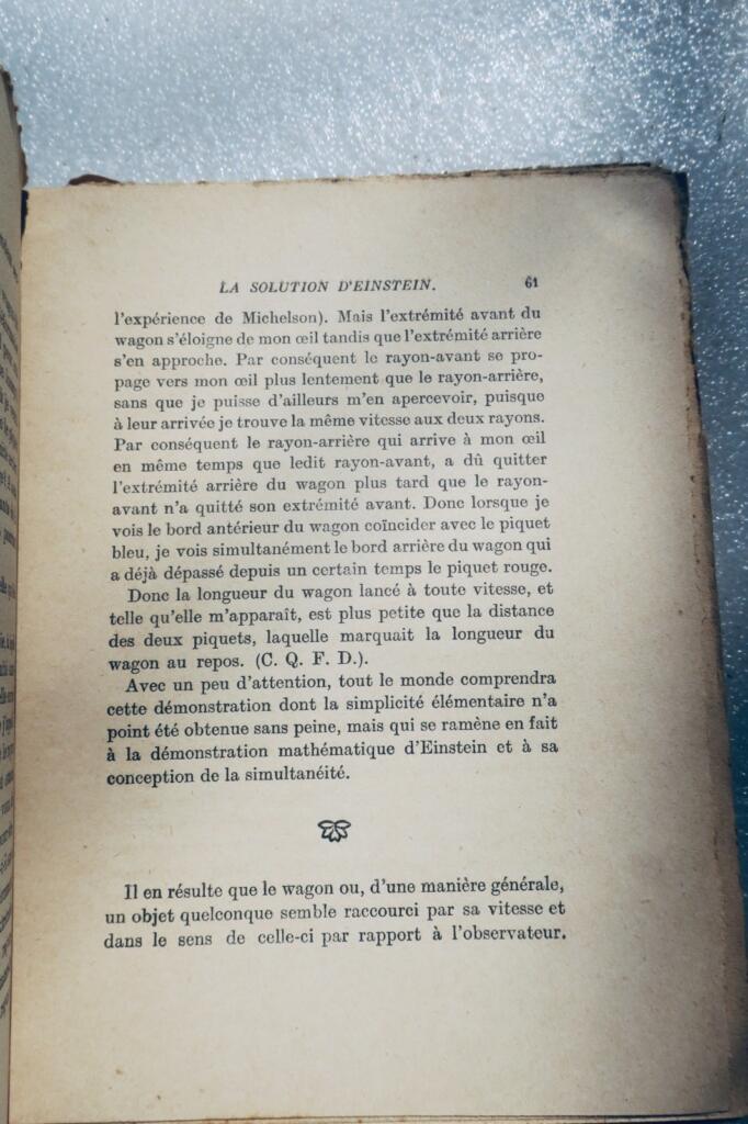 EINSTEIN ET L&rsquo;UNIVERS – UNE LUEUR DANS LE MYSTERE DES CHOSES