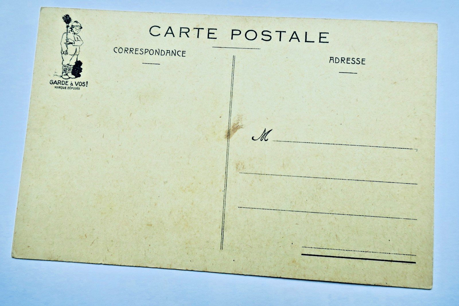 Electrician's dilemma with messy equipment<span class="lla-card-orig-wrap"><span class="lla-card-orig">❦ électricien avec ce sacré fourbi je n’ verrai jamais le jour de la classe !!</span></span> - La Librairie Antique