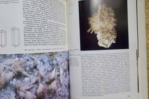 Comprehensive guide to minerals<span class="lla-card-orig-wrap"><span class="lla-card-orig">❦ Encyclopedie des mineraux 1989</span></span> - La Librairie Antique