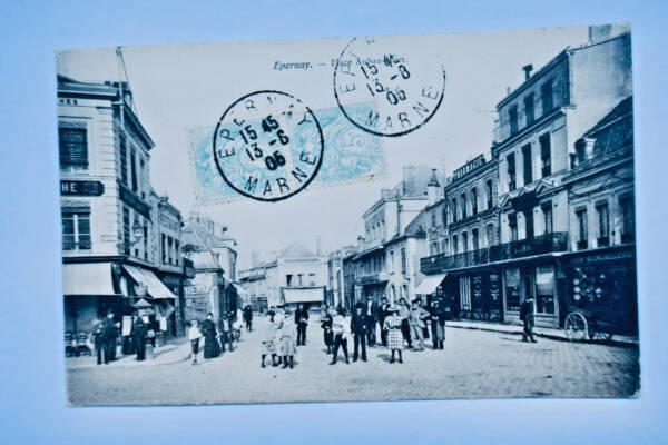 Épernay, Place Auban-Moet + remuage