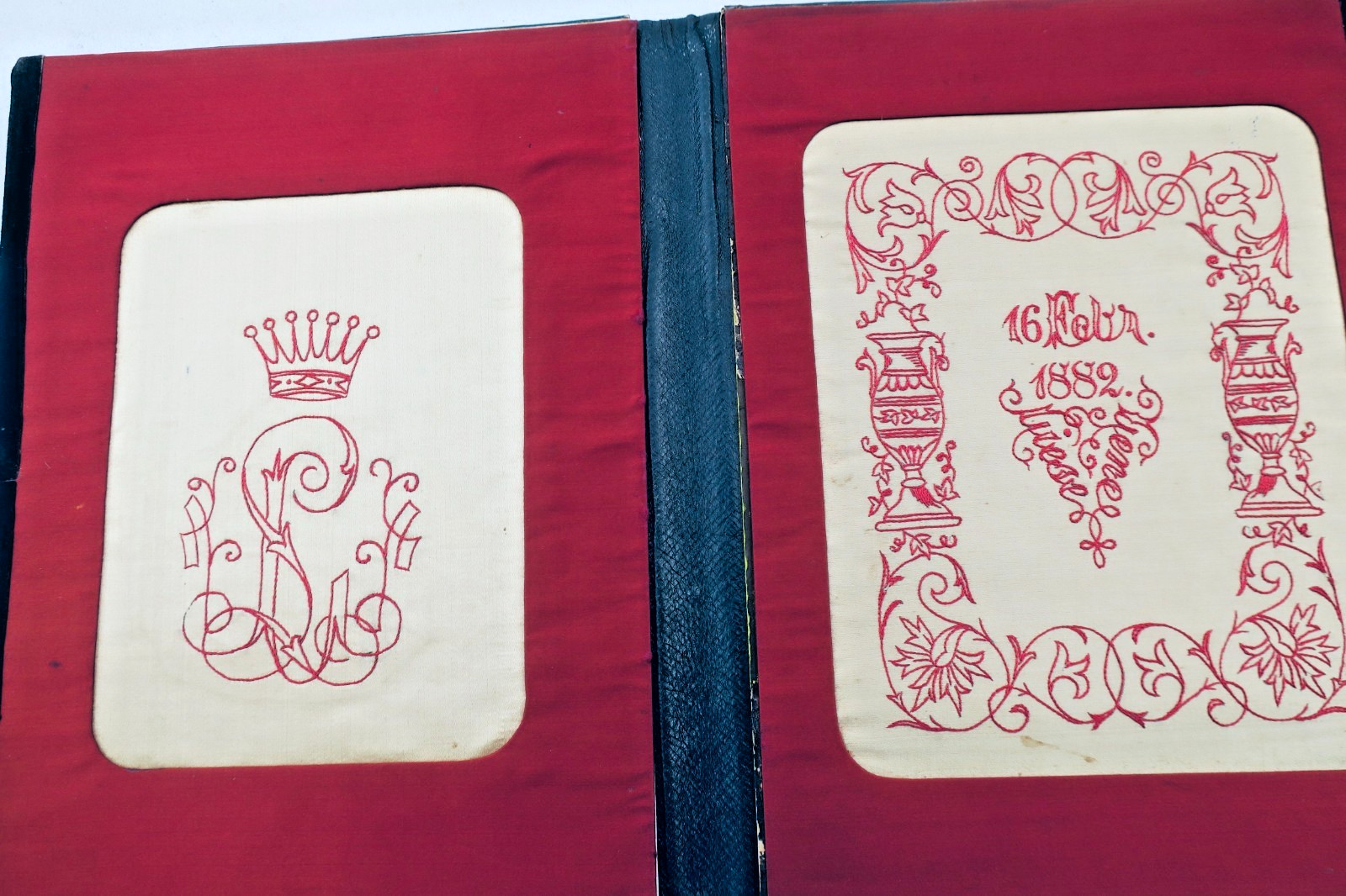 1882 leather document case with calligraphy and heraldry - Image 7