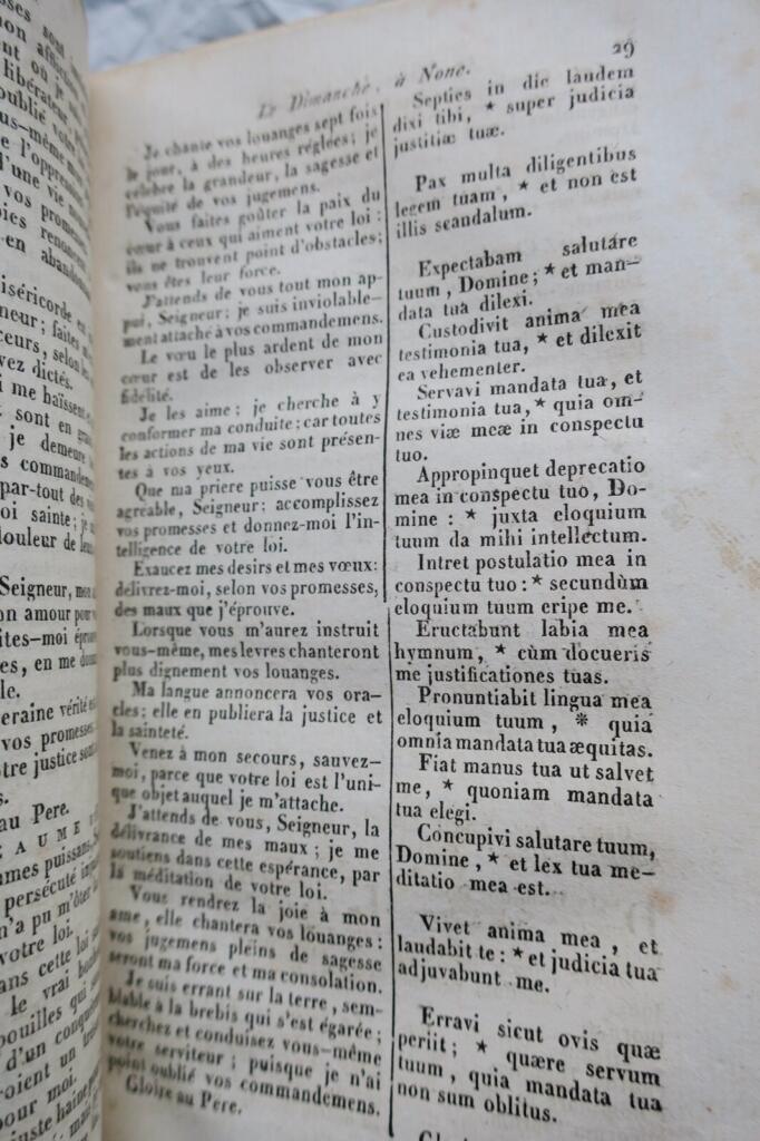 Umfassendes Kirchenbuch