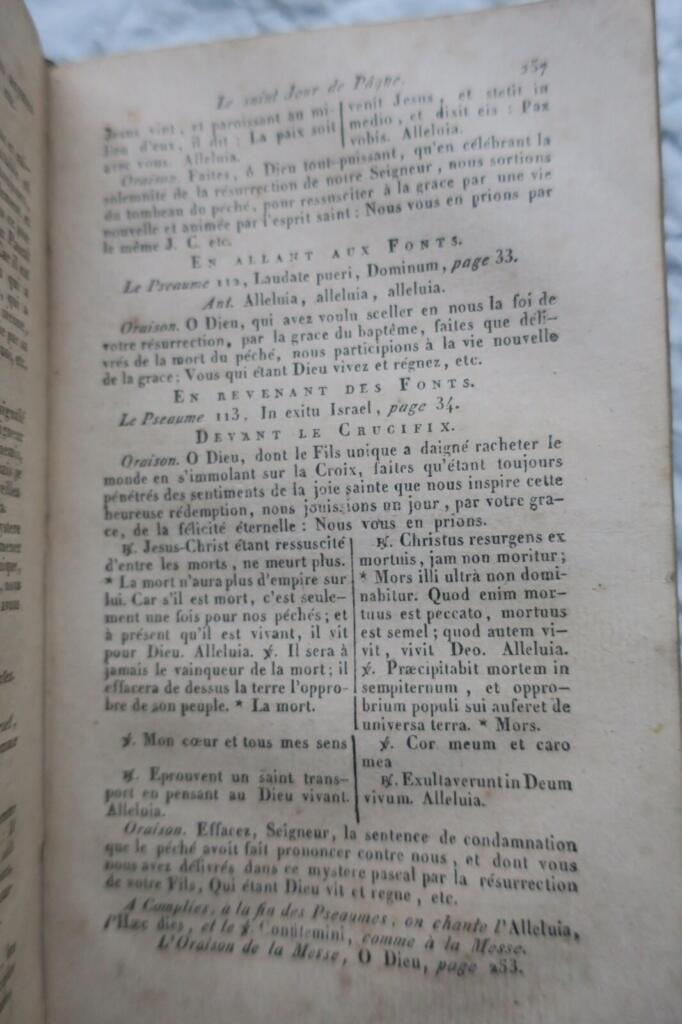 Umfassendes Kirchenbuch