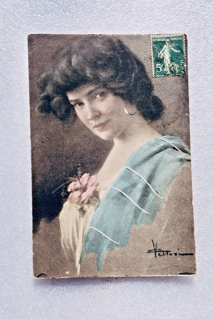 Frau mit einer Blume