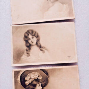 Femmes BELLE EPOQUE 3 CPA 1904