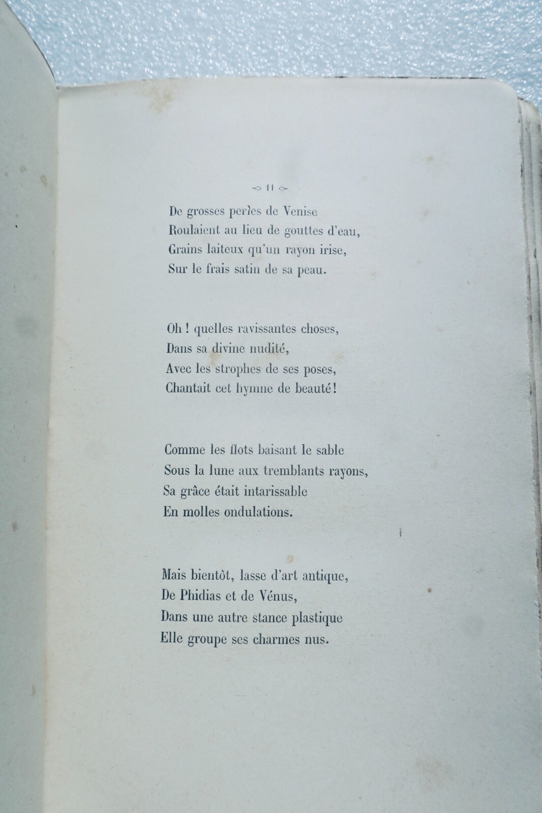 Definitive poetry collection with etched portrait - Image 4
