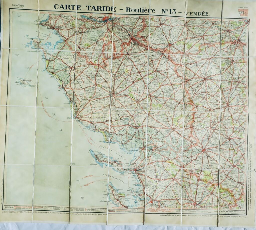 Geography Taride 33 maps in their case