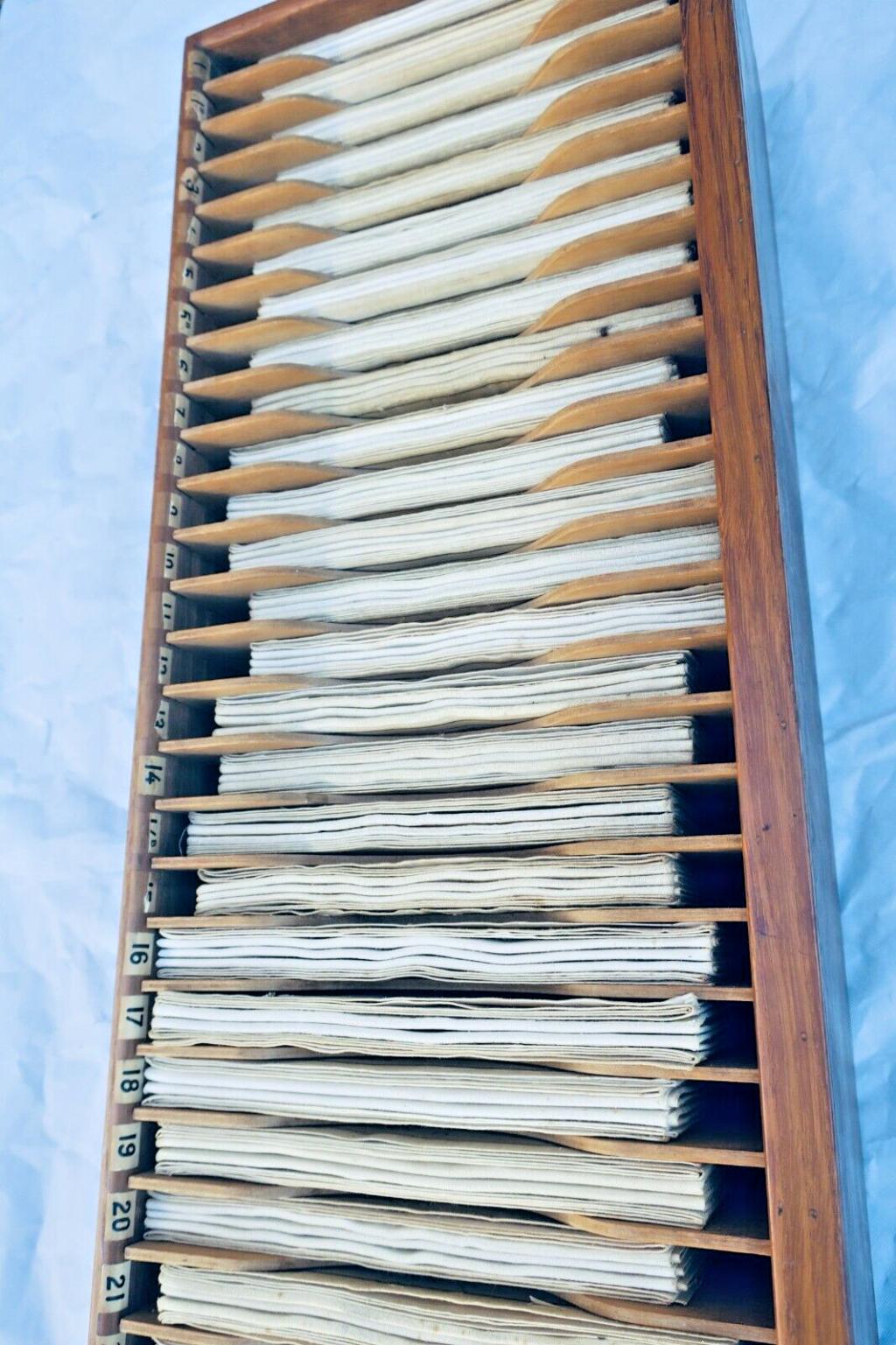 Geography Taride 33 maps in their case