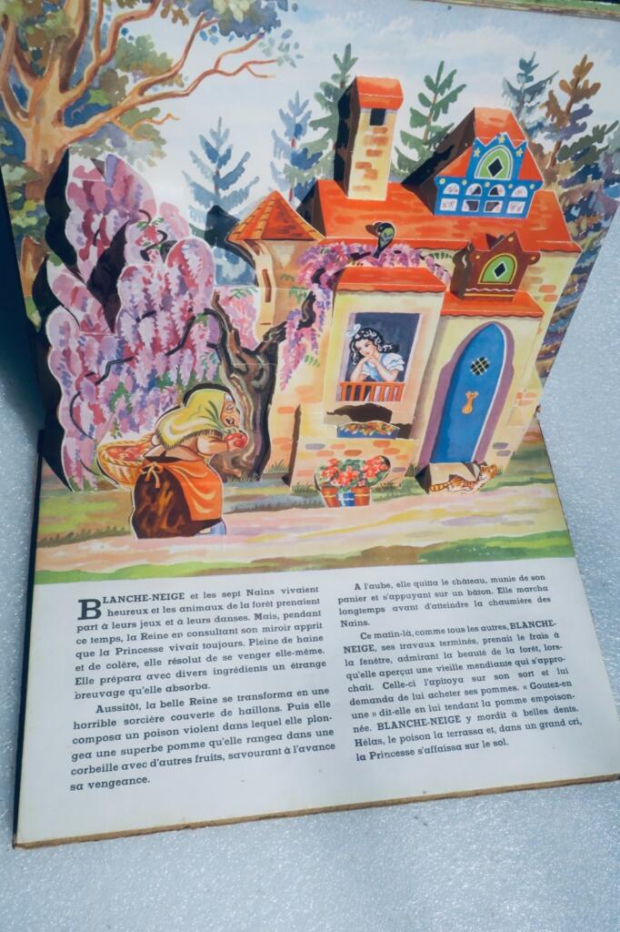 GILDAS BLANCHE NEIGE Mulhouse, Editions "Lucos" pop-up book