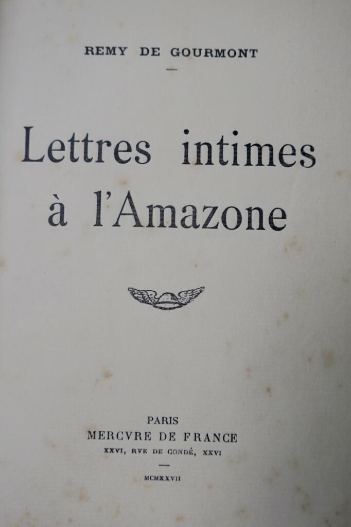 Intimate letters with a twist