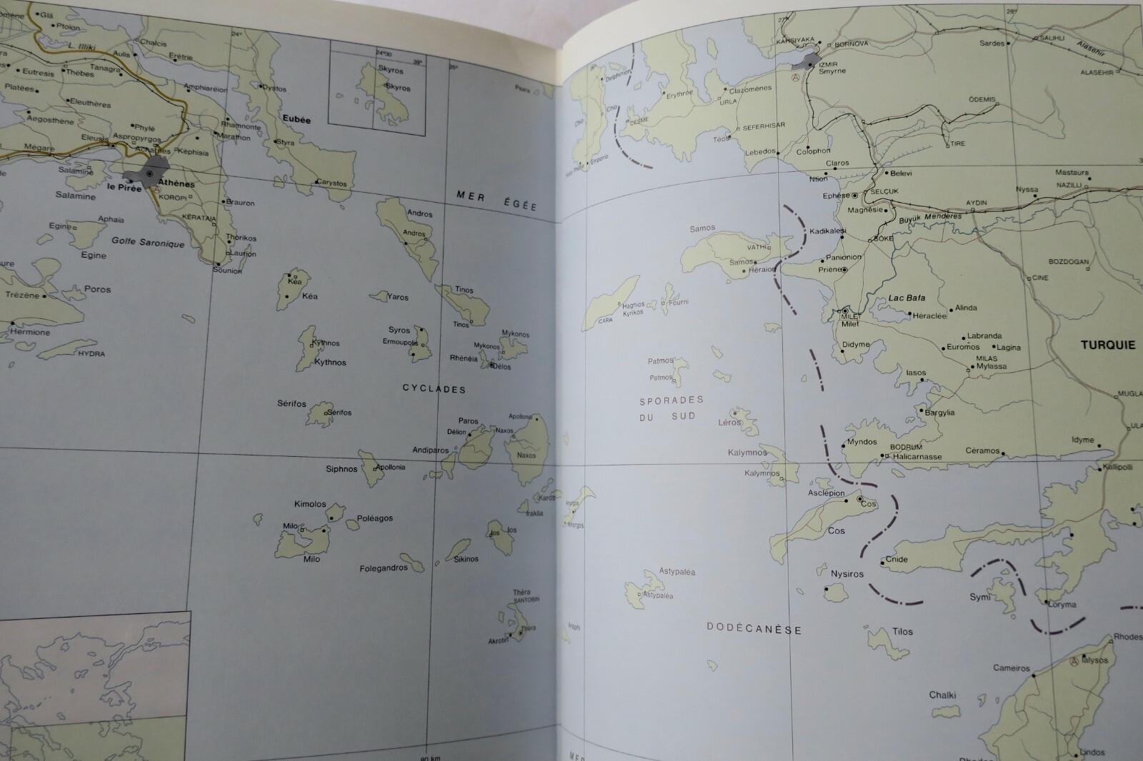 希腊世界地图集<span class="lla-card-orig-wrap"><span class="lla-card-orig">❦ Grec Atlas du monde Grec 1982</span></span> - La Librairie Antique