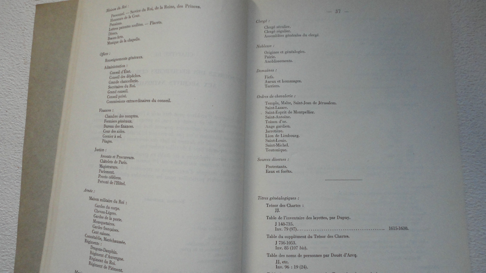 家谱研究指南<span class="lla-card-orig-wrap"><span class="lla-card-orig">❦ Guide des recherches généalogiques aux Archives Nationales 1953</span></span> - La Librairie Antique