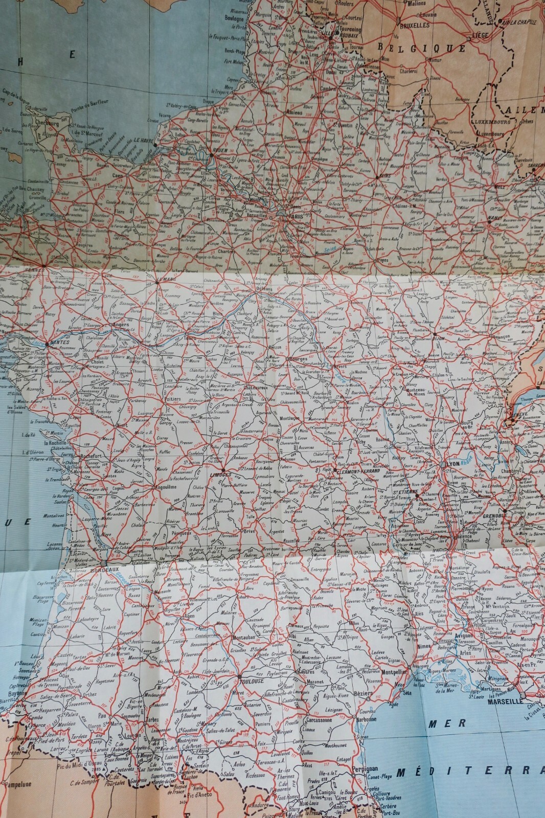 Religiöser Führer für Frankreich<span class="lla-card-orig-wrap"><span class="lla-card-orig">❦ Guide religieux de la France 1967</span></span> - La Librairie Antique