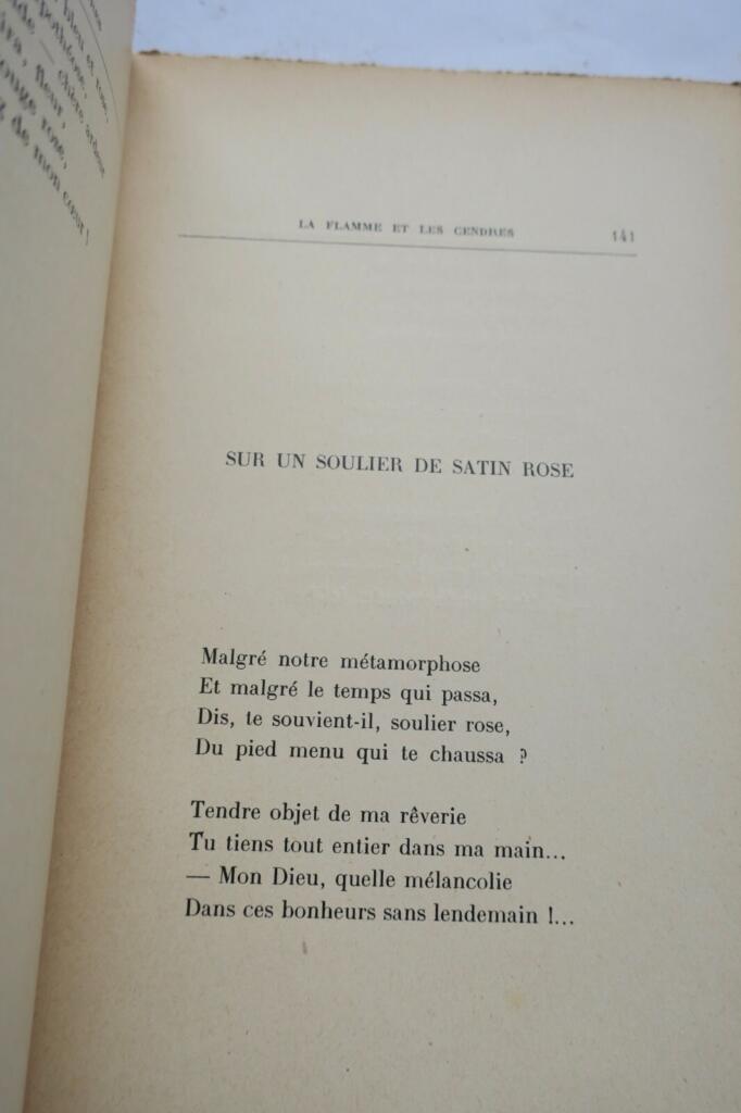 HENRIOT (Émile). La Flamme et les cendres + dédicace