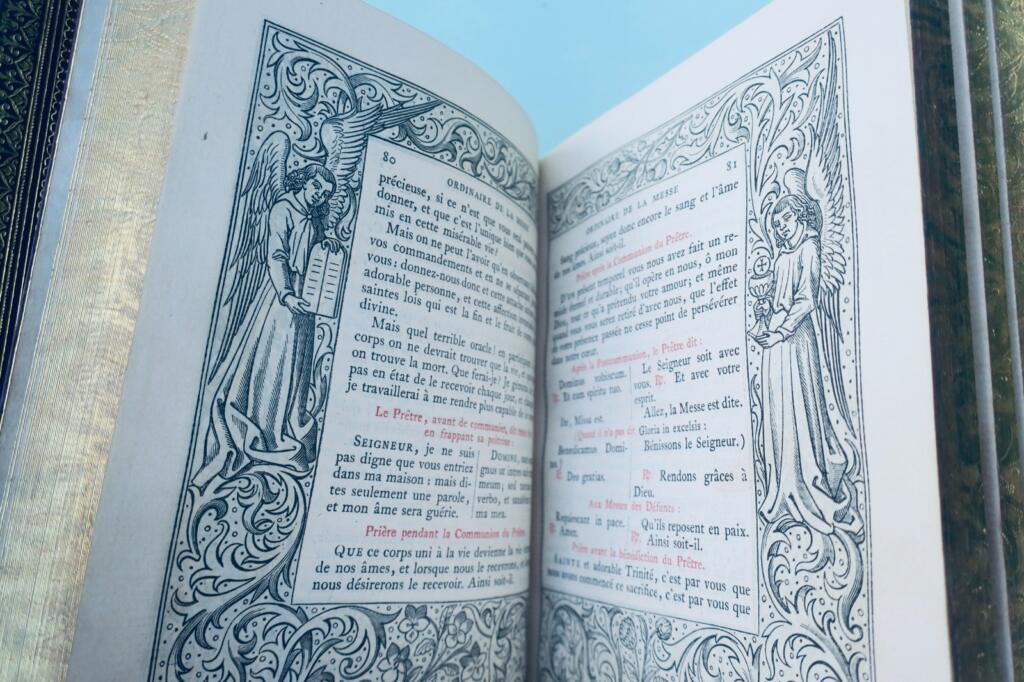 Roman Hours with Engraved Illustrations