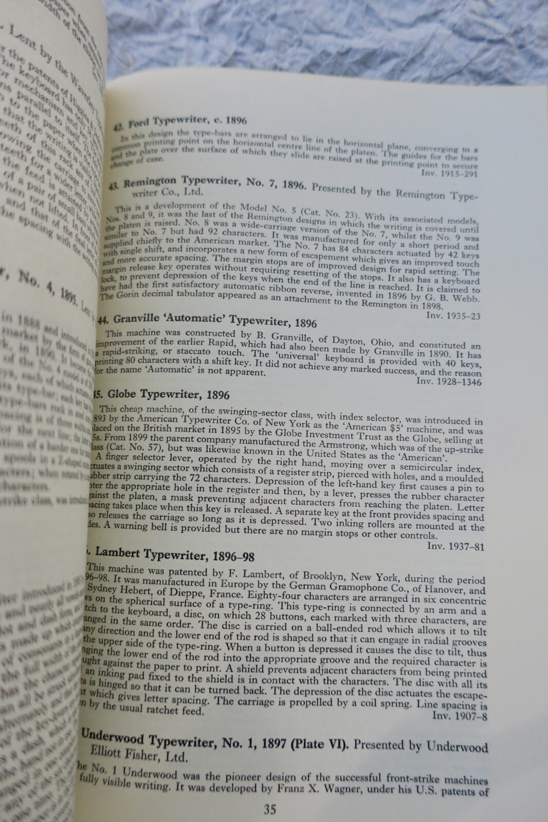 Geschichte und technische Entwicklung der Schreibmaschine<span class="lla-card-orig-wrap"><span class="lla-card-orig">❦ History and Development of Typewriters 1964</span></span> - La Librairie Antique