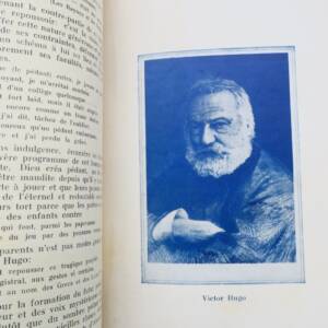 Hugo Sur les pas de Victor Hugo: trois études publiées..+ dédicace