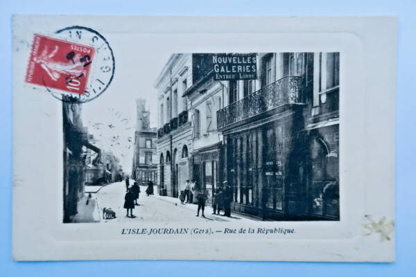 Isle-Jourdain 32 GERS rue de la république 1913 devanture