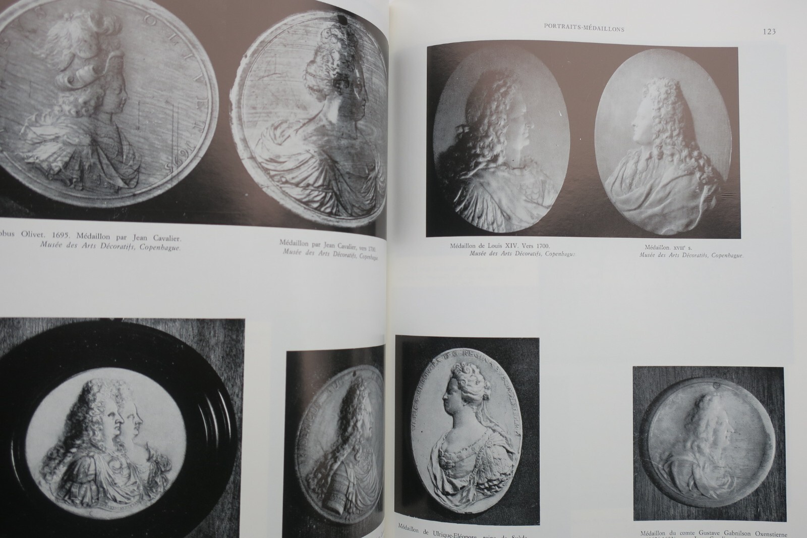 Elfenbeinschnitzereien aus allen Kulturen und Epochen - Image 15