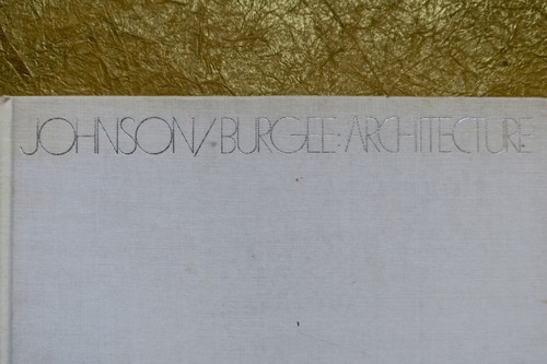 Overview of John Burgee's Architectural Works<span class="lla-card-orig-wrap"><span class="lla-card-orig">❦ John Burgee Architecture-Buildings and Projects 1979</span></span> - La Librairie Antique