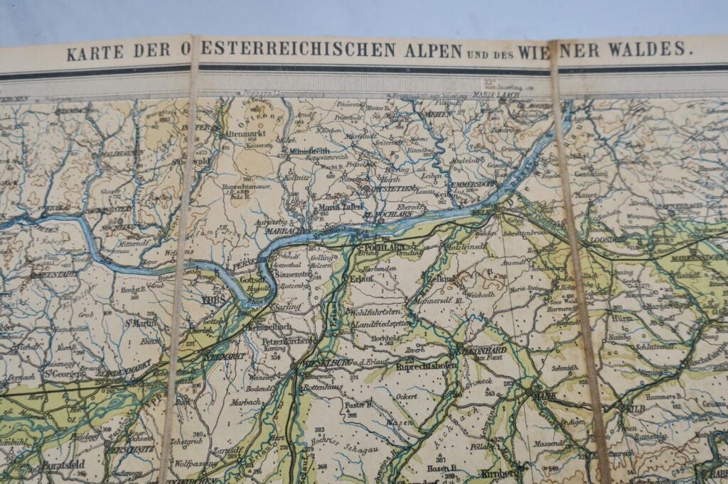 Karte der Alpen und des Wiener Waldes