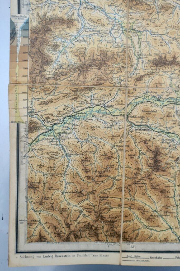 Karte der Alpen und des Wiener Waldes