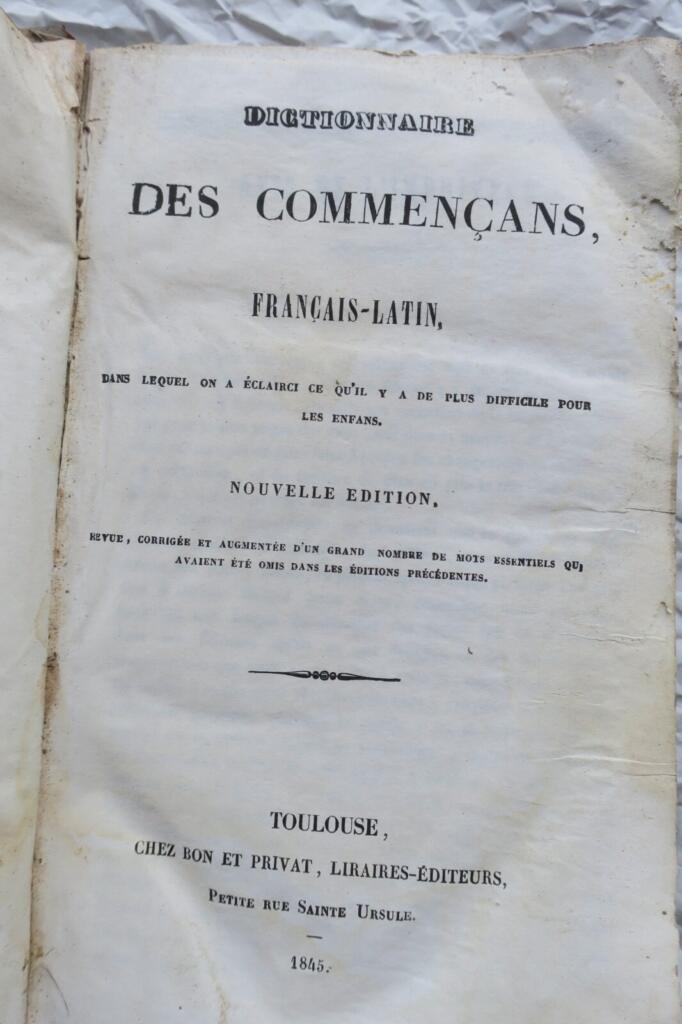 Beginner's Latin Dictionary, French-Latin