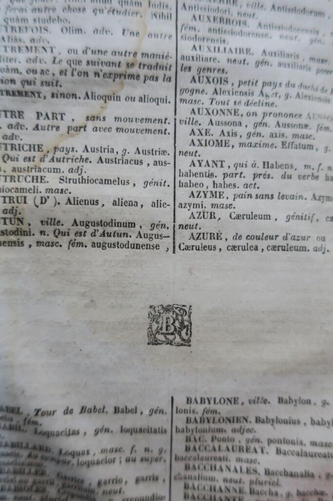 Beginner's Latin Dictionary, French-Latin