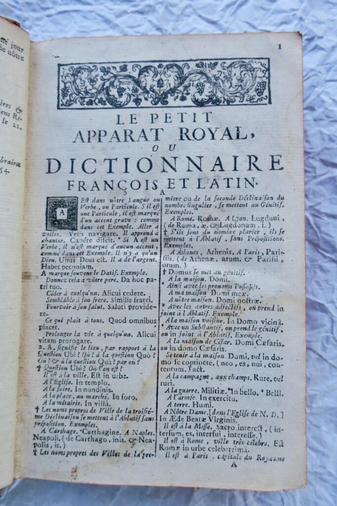 Französisch-Lateinisches Wörterbuch mit königlichem Apparat