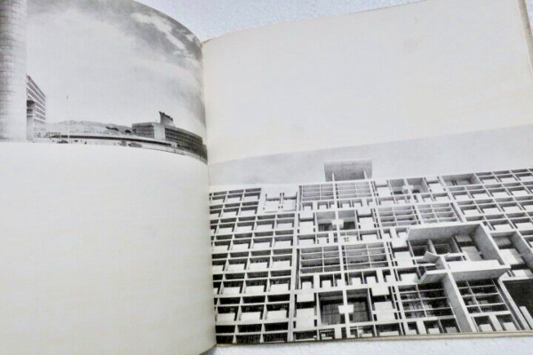 LE CORBUSIER De la Fenêtre au Pan de Verre dans l'Oeuvre de LE CORBISIER