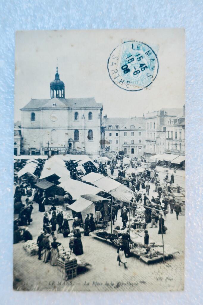 LE MANS la place de la république MARCHE