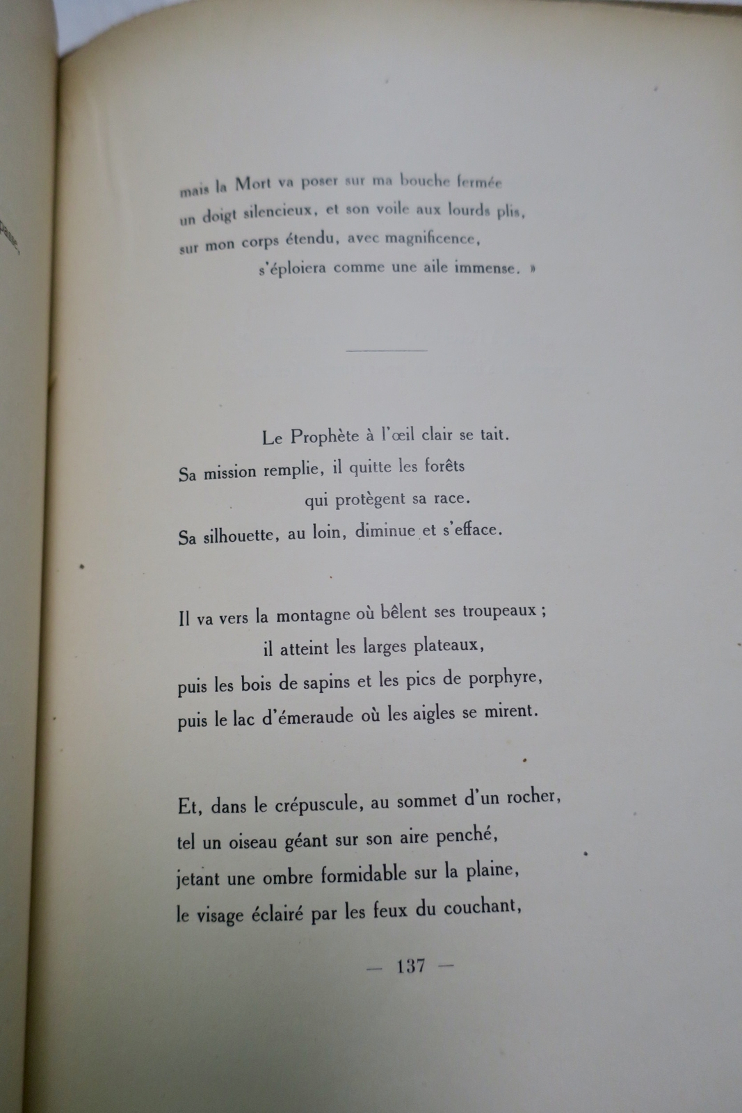 灵感来自创世纪的诗歌<span class="lla-card-orig-wrap"><span class="lla-card-orig">❦ LEGER POEMES DE LA GENESE, SUIVIS DU CHANT DE LA VIE</span></span> - La Librairie Antique