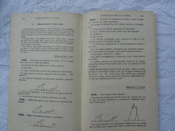 Frühes 20. Jahrhundert-Schulhandbuch für Körpererziehung