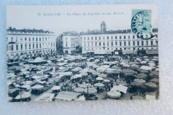 Marché TOULOUSE la place du Capitole