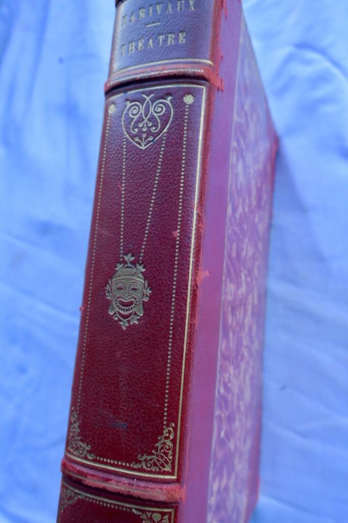 Gesammeltes Theaterwerk mit farbigen Porträts